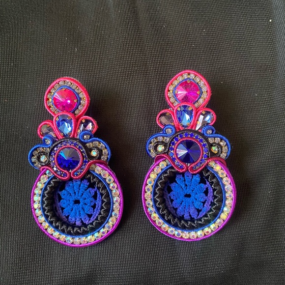 Elegant Blue and Pink Statement Earrings - Picture 3 of 3